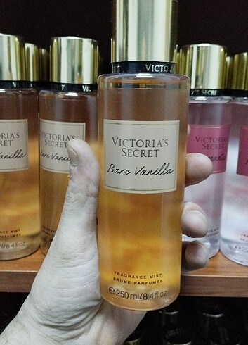 Beden Victoria's secret bare vanille vücut spreyi