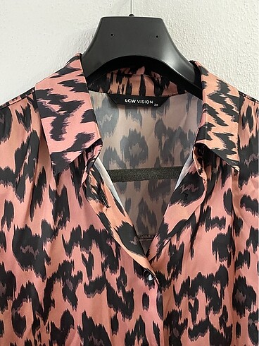 LC Waikiki Leopar desenli saten gömlek