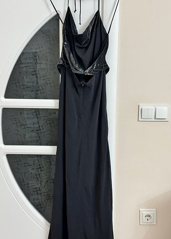 İşlemeli Siyah Uzun Askılı Drapeli Elbise - Görsel 13