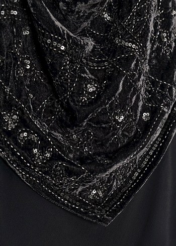 Siyah Yılan Desenli Uzun Drapeli Askılı Elbise - Görsel 8