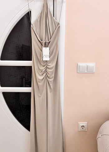 Bej İnce Askılı Uzun V Yakalı Elbise - Görsel 11