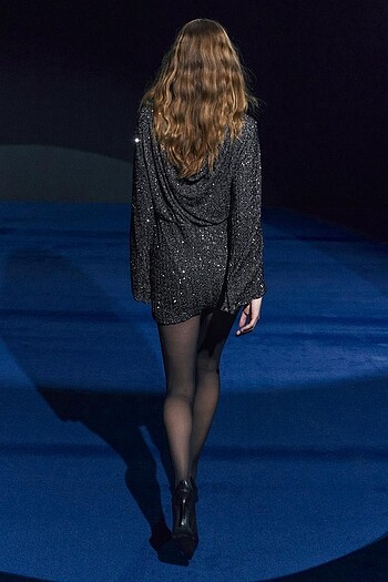 Zara Gümüş Rengi Pullu Elbise - Görsel 9