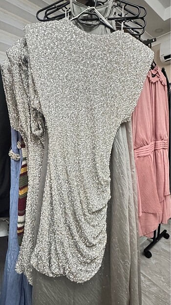 Zara Gümüş Rengi Pullu Elbise - Görsel 11