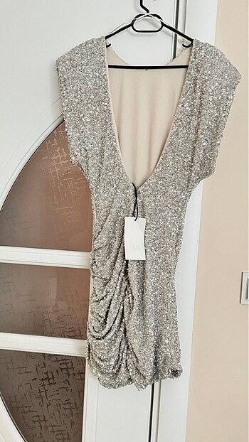 Zara Gümüş Rengi Pullu Elbise - Görsel 9