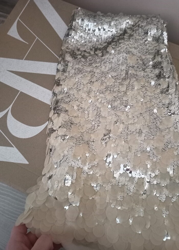 Zara Gümüş Rengi Pullu Elbise - Görsel 5