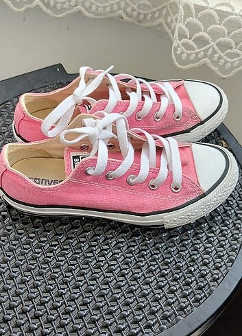 31 Beden pembe Renk Orjinal Converse kız çocuk 31.5 no