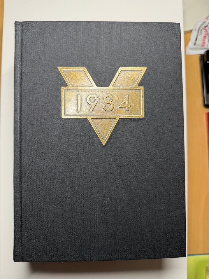 George Orwell - 1984 Romanı - Görsel 2