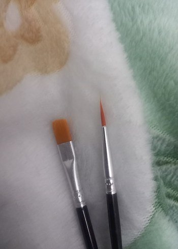 İnce ve Yassı Uçlu j Fırçaları - Görsel 2