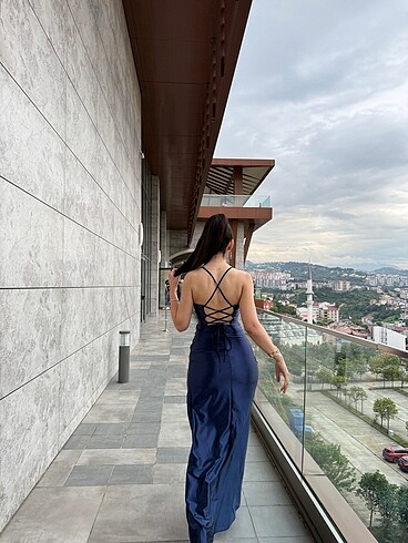 Diğer Bir kez giyildi