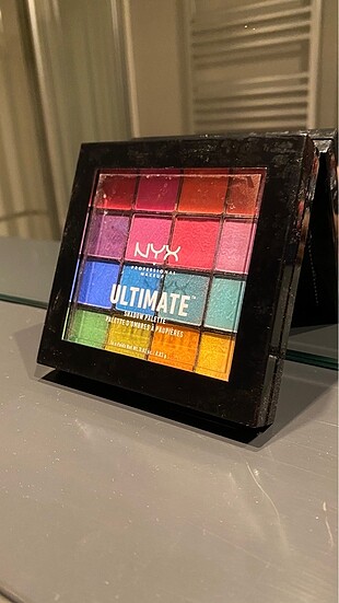 NYX ULTIMATE FAR PALETİ BRIGHTS