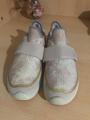 Ecco sneakers