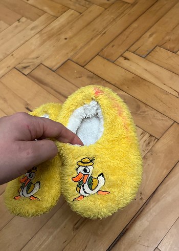 Sarı Nakışlı Kız Çocuk Sıcak Terlik - Görsel 3