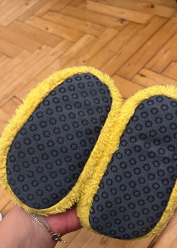 Sarı Nakışlı Kız Çocuk Sıcak Terlik - Görsel 2