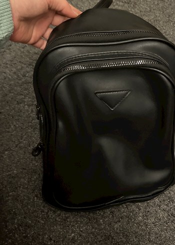 Siyah Deri Fermuarlı Kadın Sırt Çantası - Görsel 3