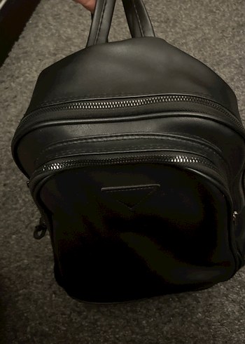 Siyah Deri Fermuarlı Kadın Sırt Çantası - Görsel 2