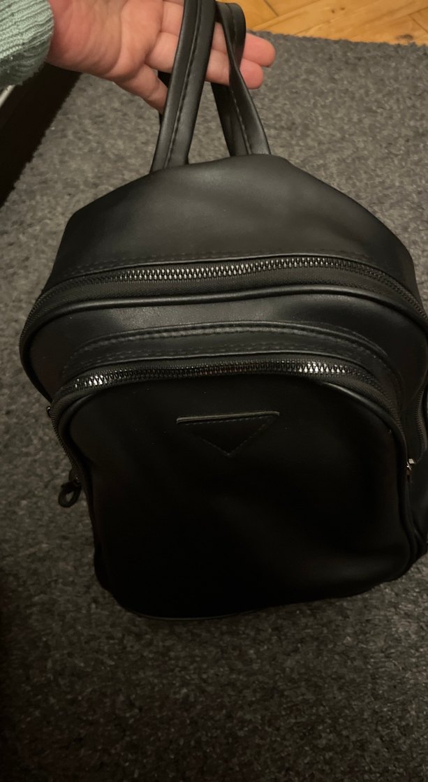 Siyah Deri Fermuarlı Kadın Sırt Çantası - Görsel 2