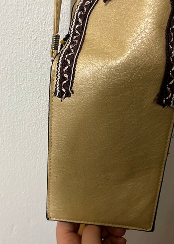 Altın Rengi Yılan Derisi Desenli Püsküllü Deri Çanta - Görsel 5