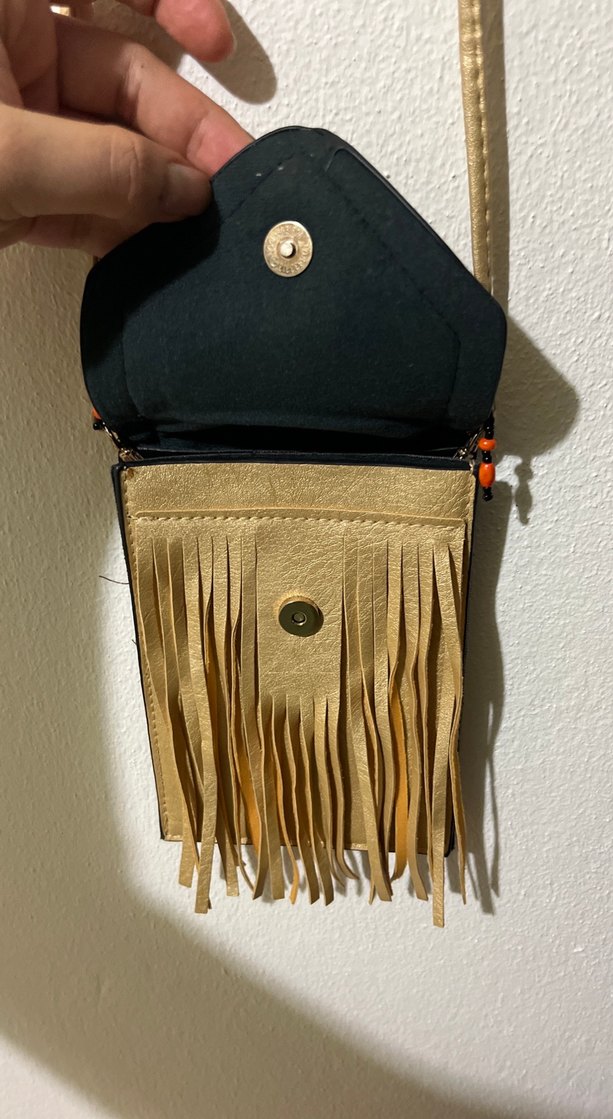 Altın Rengi Yılan Derisi Desenli Püsküllü Deri Çanta - Görsel 3