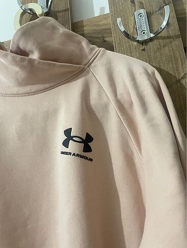 Zara Under Armour Sweat