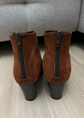 Kahverengi Süet Kadın Topuklu Bot - Görsel 3