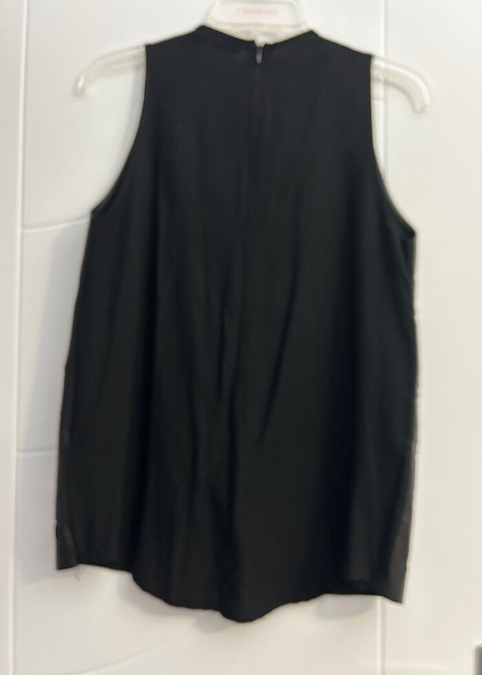 Hiç kullanılmamış ön kısmı deri bluz - Görsel 3