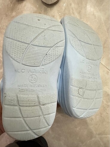 LC Waikiki Crocs