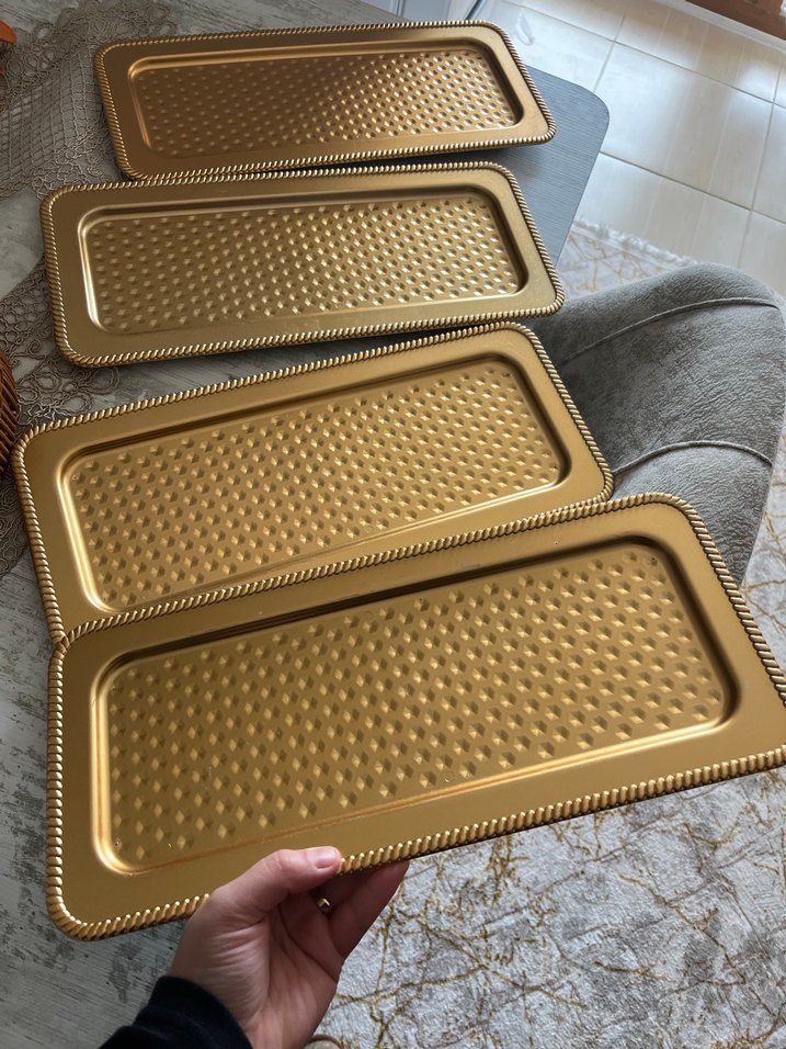 Parlak Altın Renkli Mutfak Tepsileri - Görsel 2