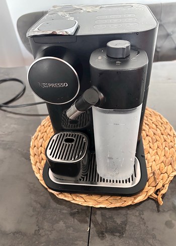 Nespresso Siyah Kahve Makinesi - Görsel 2
