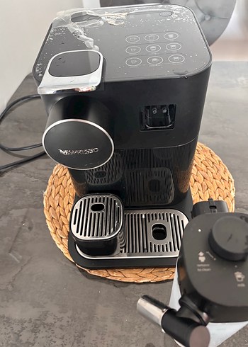 Nespresso Siyah Kahve Makinesi - Görsel 5