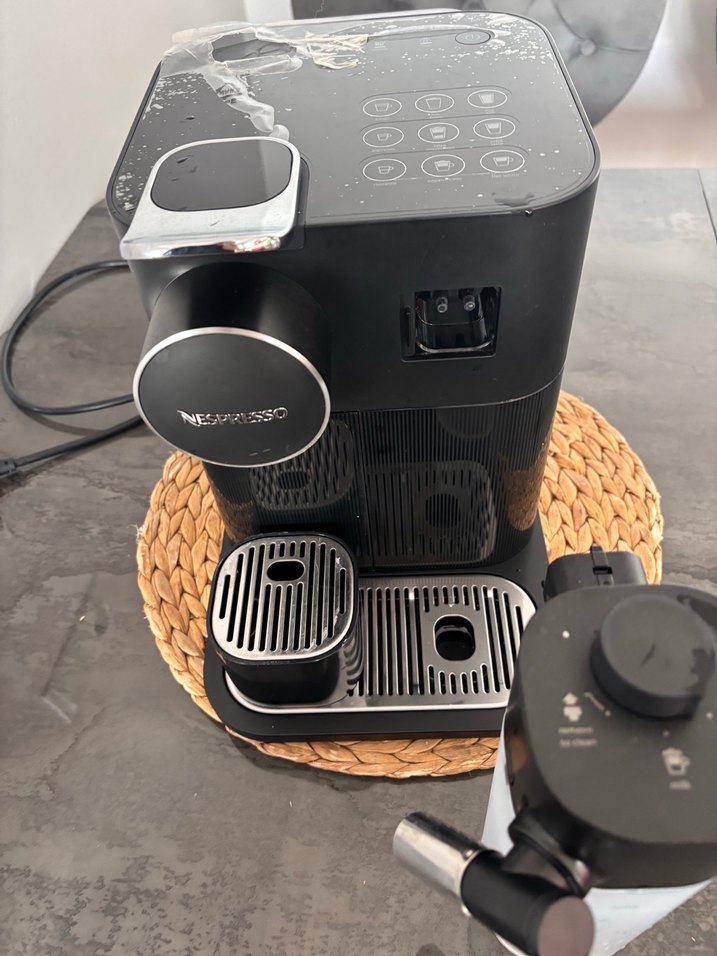 Nespresso Siyah Kahve Makinesi - Görsel 5