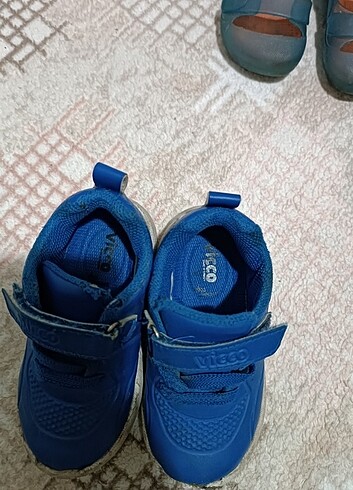 23 Beden Spor ayakkabı 