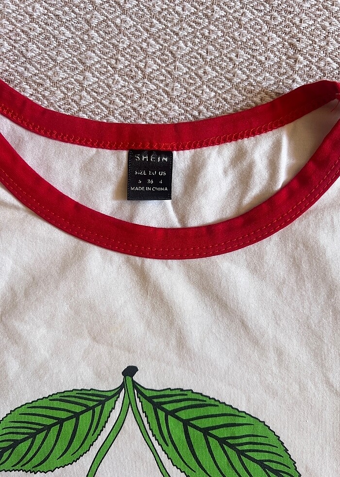 Shein kirazlı bluz - Görsel 2