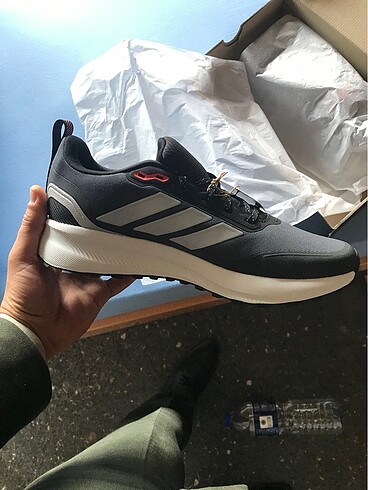 Adidas 42.5