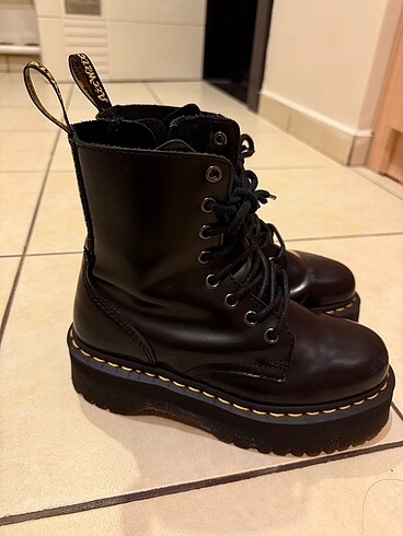 37 Beden siyah Renk Dr Martens Bot az giyildi 37 no