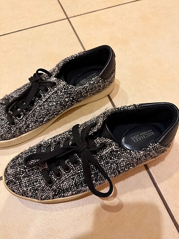 36 Beden siyah Renk Michael Kors sneaker 36 no