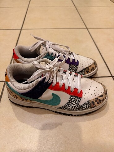 Nike Limited Edition Nike sneaker