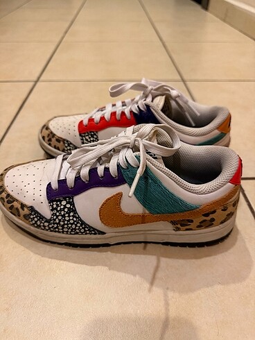 37 Beden çeşitli Renk Limited Edition Nike sneaker