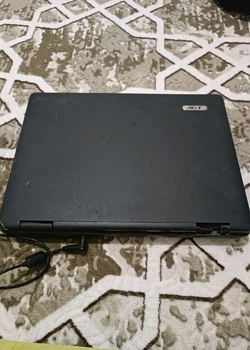 Siyah Acer Dizüstü Bilgisayar ve Klavye - Görsel 7