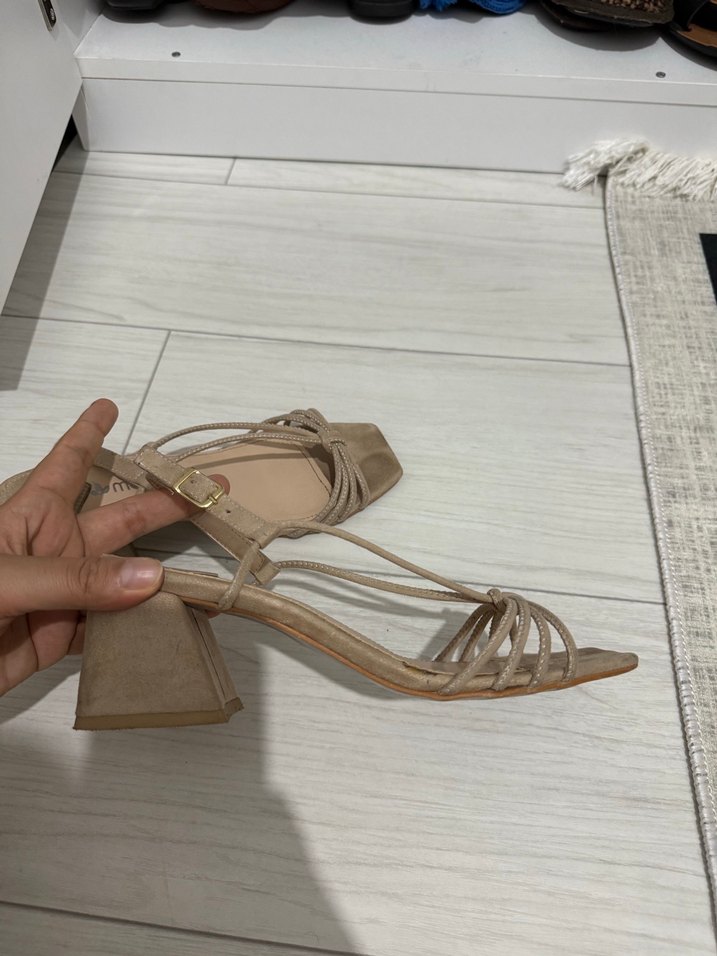 Bej Süet Stiletto Topuklu Kadın Sandalet - Görsel 3