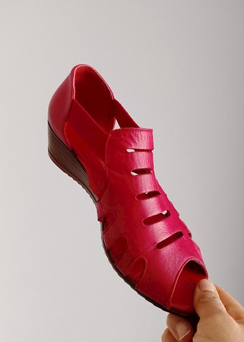 bordo renge yakın bir kırmızı deri - Görsel 5