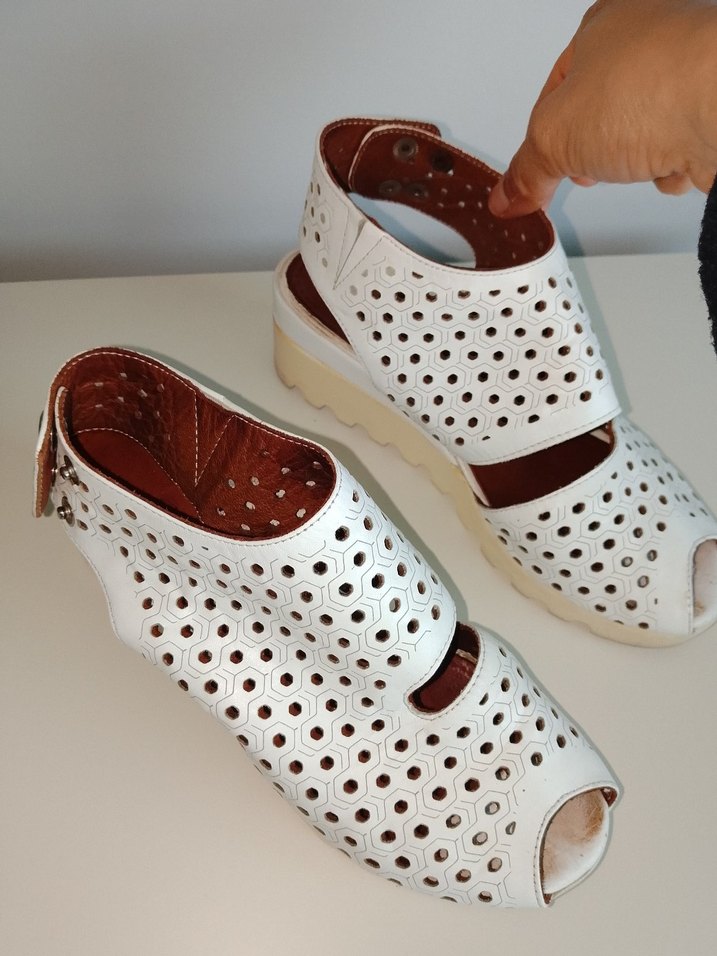 Beyaz Dolgu Topuklu Kadın Sandalet - Görsel 2