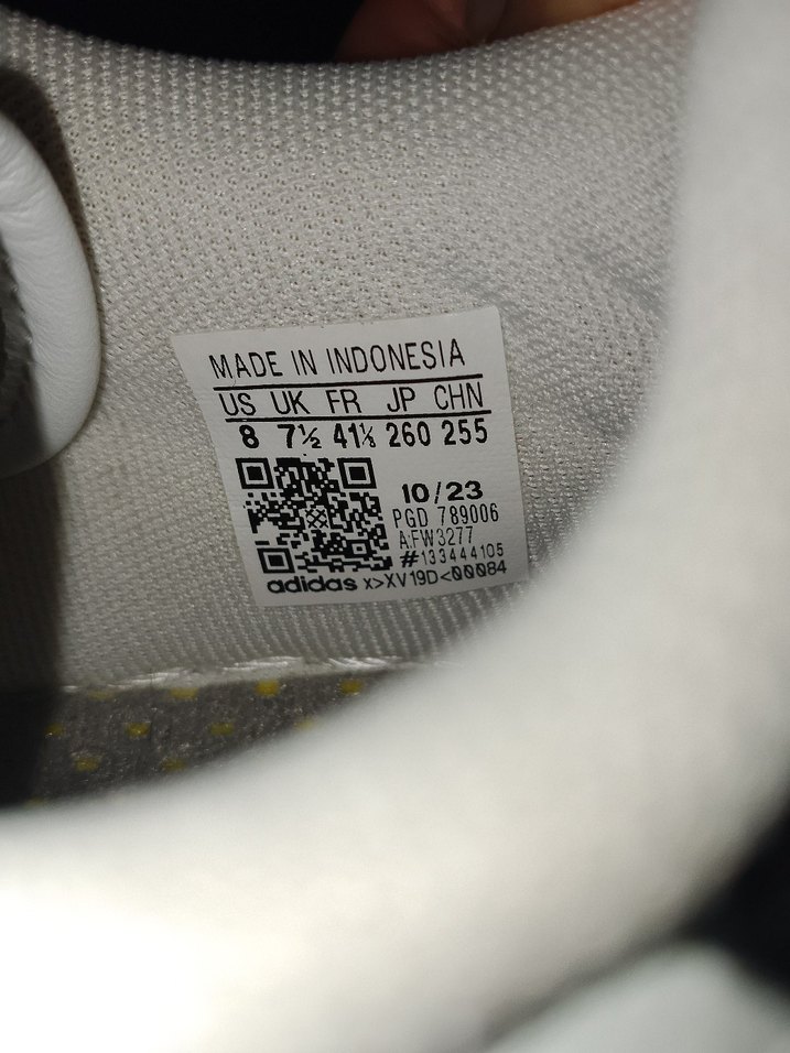 Beyaz Siyah Çizgili Bağcıklı Spor Ayakkabı - Görsel 4