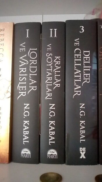 Lordlar ve Varisler krallar ve soytarılar deliler ve cellatlar