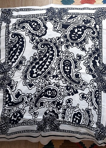 etnik desenli fular