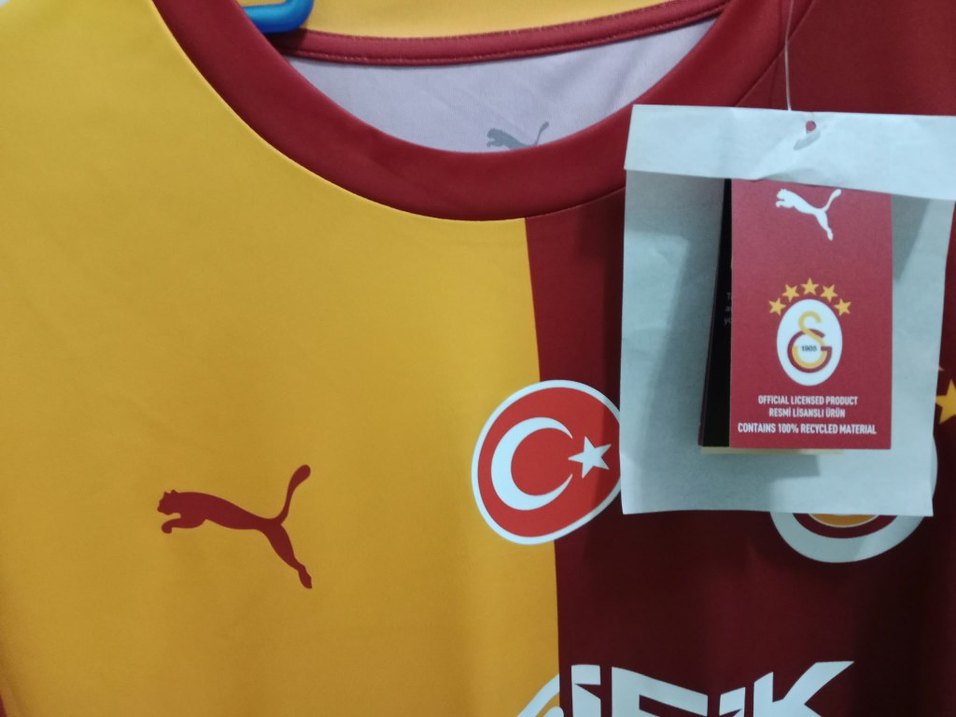 Rafael Leao Galatasaray official forması — görsel 3/14