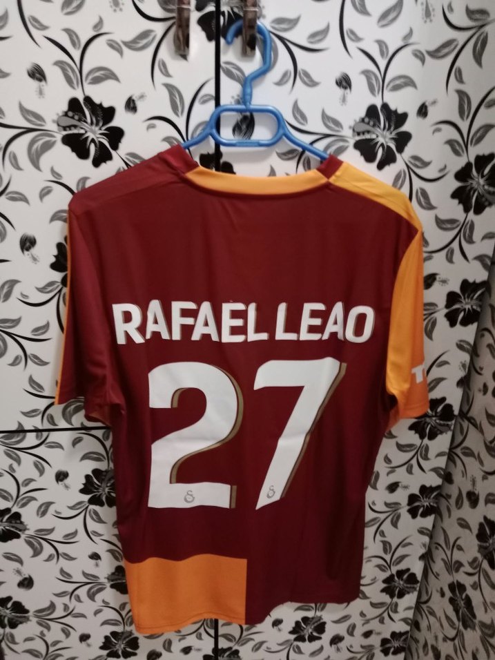 Rafael Leao Galatasaray official forması — görsel 2/14