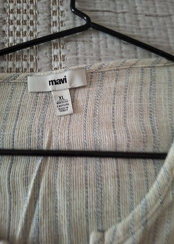 Bej V Yakalı Rahat Kesim Bluz - Görsel 4