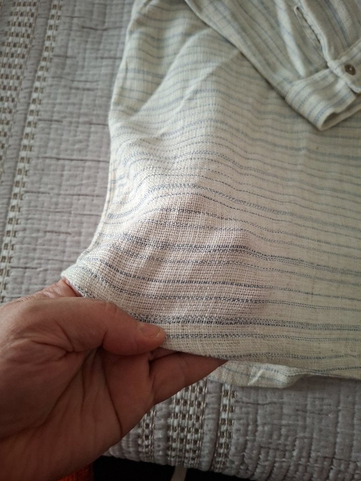 Bej V Yakalı Rahat Kesim Bluz - Görsel 3