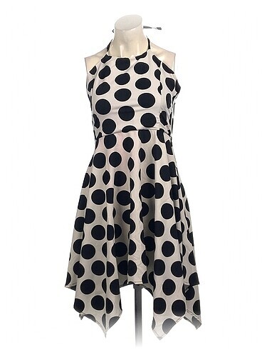 PreLoved Kısa Elbise %70 İndirimli.