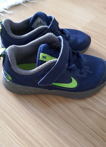 Nike Çocuk spor ayakkabi